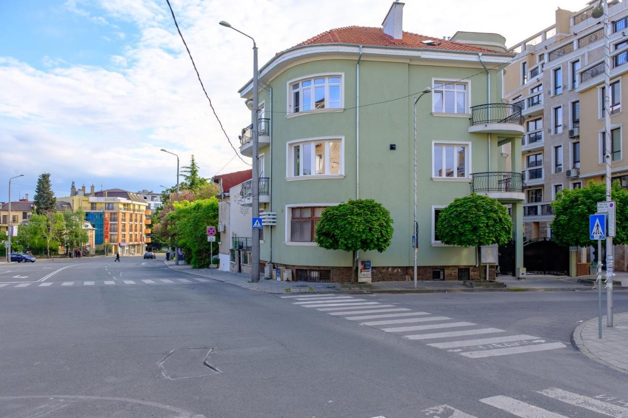 The Olive Green House Burgasz Kültér fotó